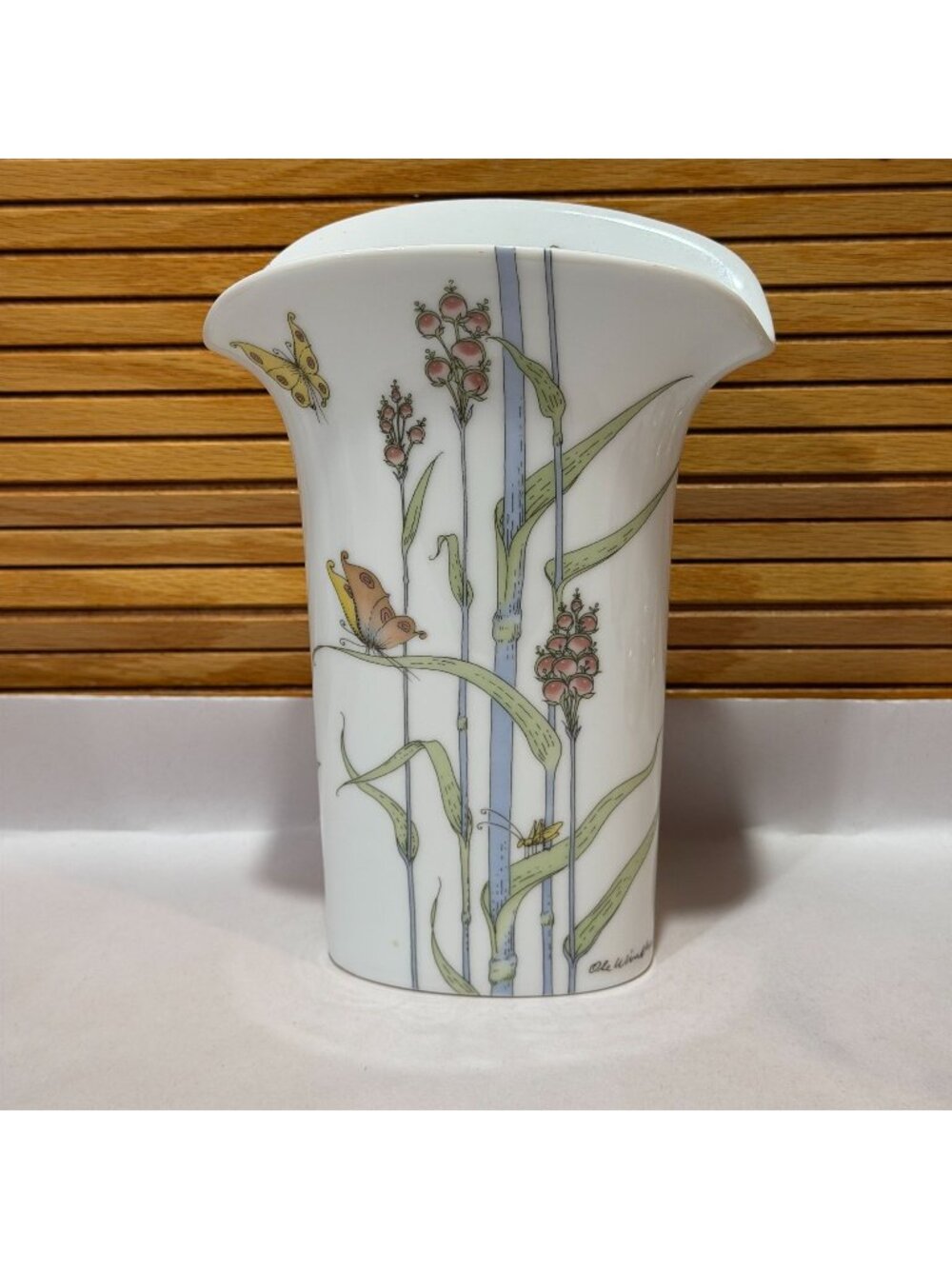 Vintage 70s Hutschenreuther Ole Winther Butterfly Cattail Porcelain Vase 7.25"
